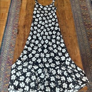 Dynamite Black & White Floral Slip Dress XS–S | 90s style Minimalist Sundress